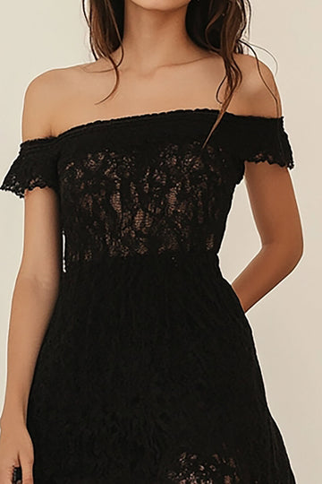 Robe de cocktail haute basse en dentelle noire à épaules dénudées